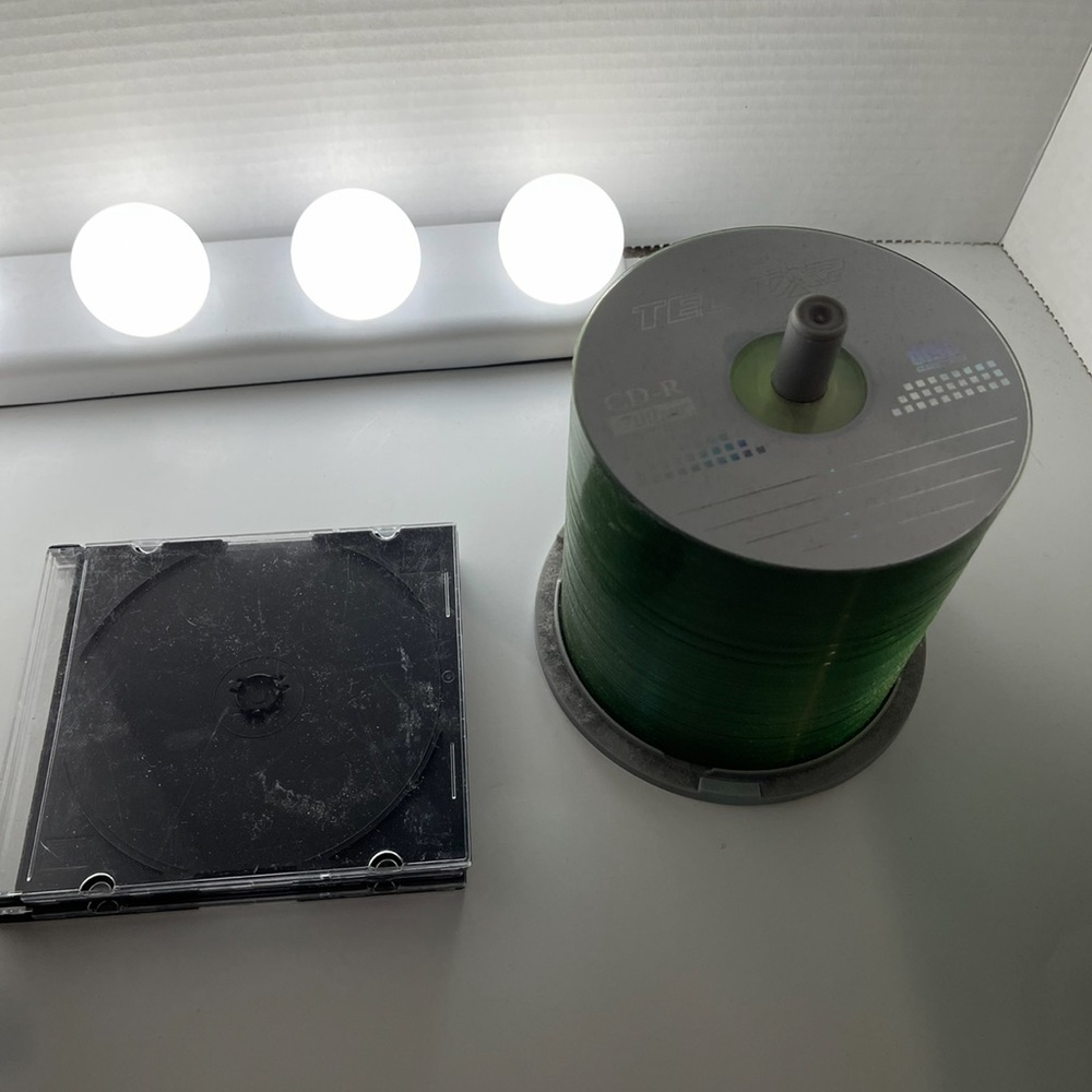 Blank CDs & dvds